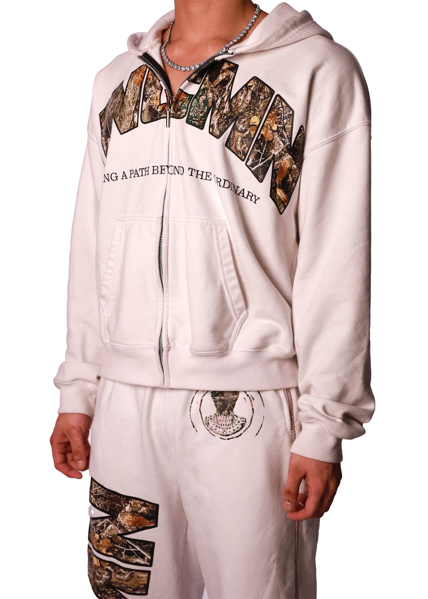 “Recon” Beyond The Ordinary Sweatsuit
