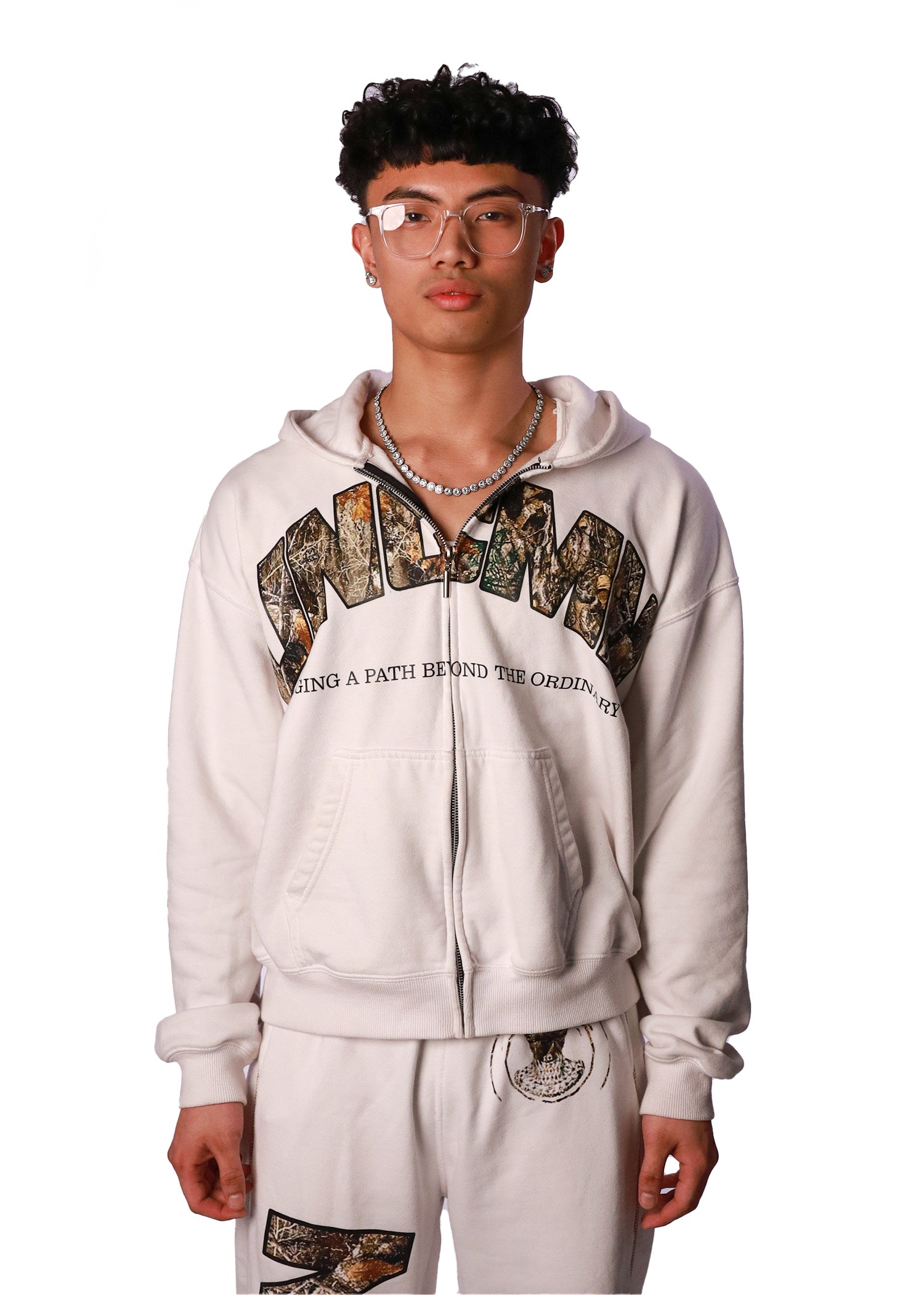 “Recon” Beyond The Ordinary Sweatsuit